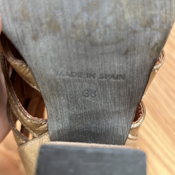 Buckle cutout booties - Picture 7 of 8